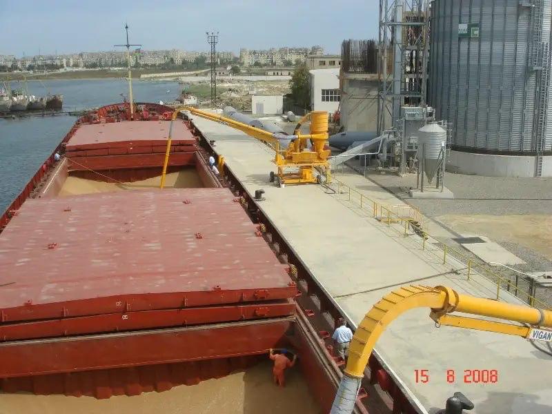 Бакинский зерновой терминал принял первую партию казахстанской пшеницы