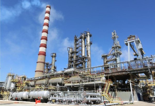 МЭА: инвестиции в нефтепереработку снизятся на 15% в 2026 году