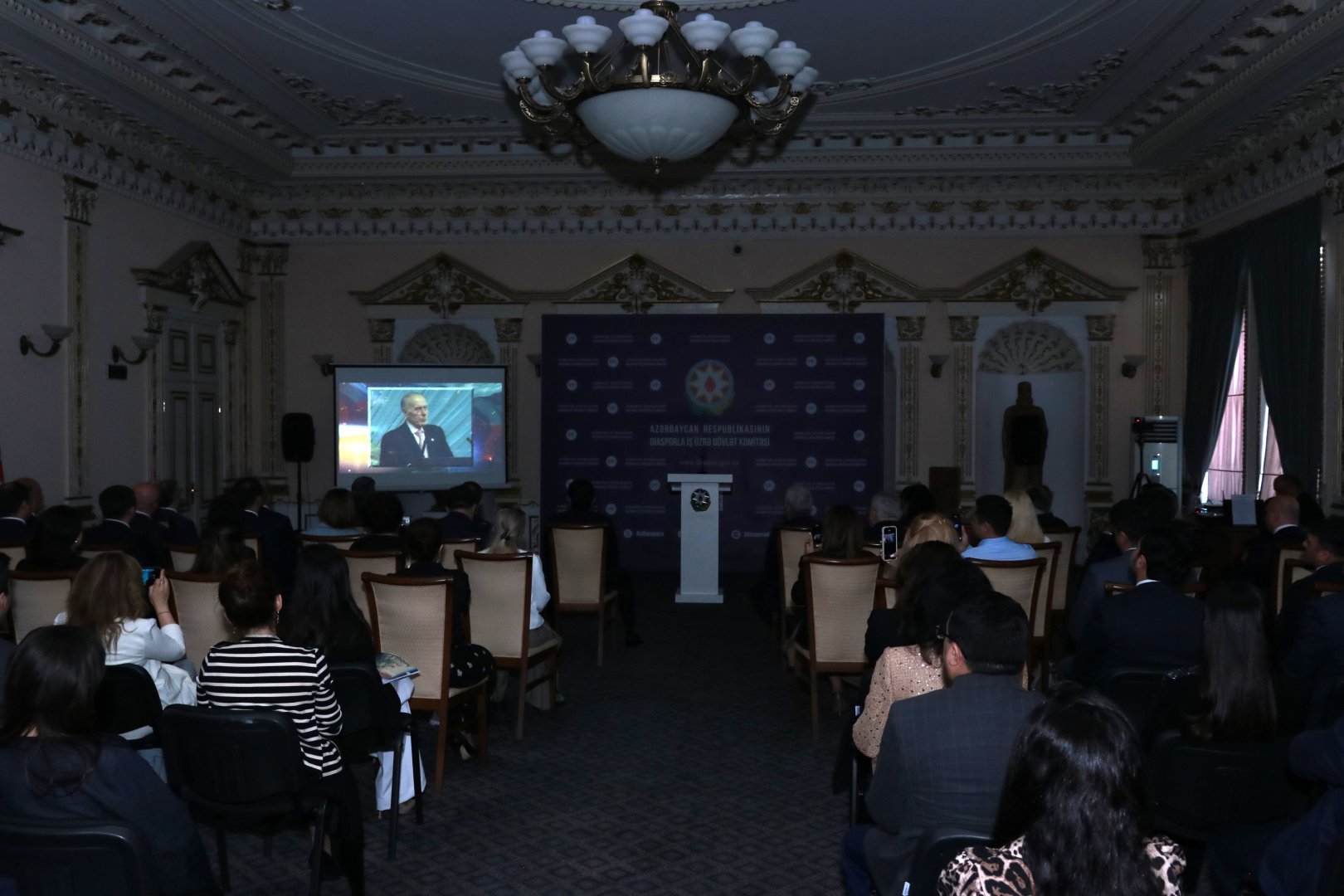 В Государственном комитете по работе с диаспорой отмечена 102-я годовщина со дня рождения общенационального лидера Гейдара Алиева (ФОТО)