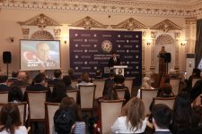 В Государственном комитете по работе с диаспорой отмечена 102-я годовщина со дня рождения общенационального лидера Гейдара Алиева (ФОТО)