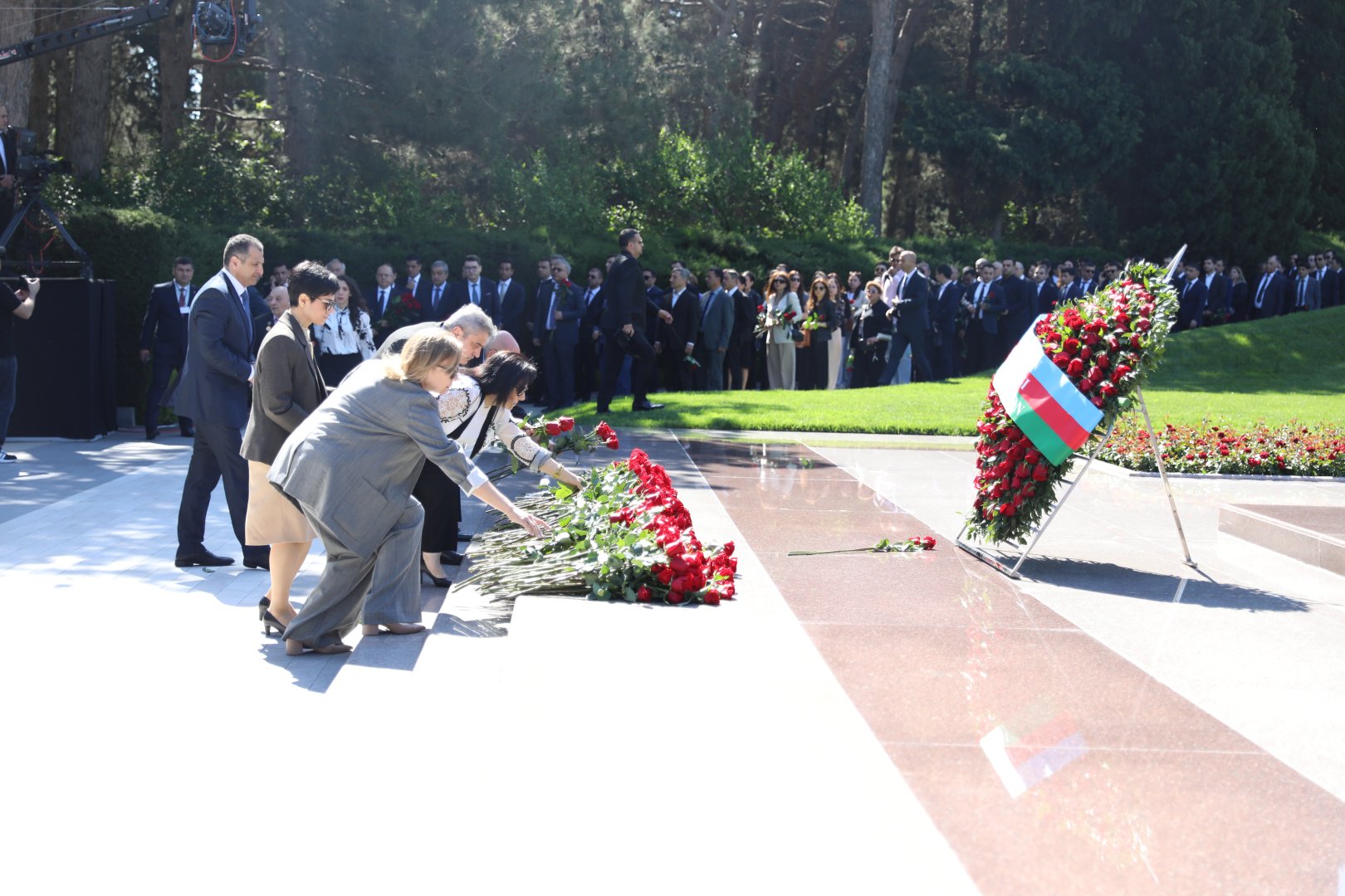 Руководство и коллектив министерства здравоохранения почтили память общенационального лидера Гейдара Алиева (ФОТО)