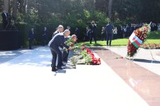 Руководство и коллектив министерства здравоохранения почтили память общенационального лидера Гейдара Алиева (ФОТО)