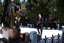 Руководство и коллектив министерства здравоохранения почтили память общенационального лидера Гейдара Алиева (ФОТО)