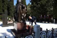 Руководство и коллектив министерства здравоохранения почтили память общенационального лидера Гейдара Алиева (ФОТО)