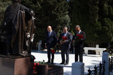 Руководство и коллектив министерства здравоохранения почтили память общенационального лидера Гейдара Алиева (ФОТО)