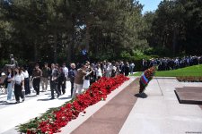 Азербайджанский народ чтит память великого лидера Гейдара Алиева (ФОТО)