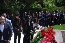 Азербайджанский народ чтит память великого лидера Гейдара Алиева (ФОТО)