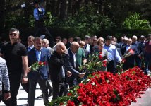 Азербайджанский народ чтит память великого лидера Гейдара Алиева (ФОТО)