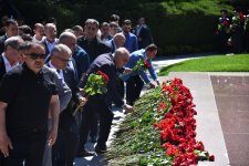 Азербайджанский народ чтит память великого лидера Гейдара Алиева (ФОТО)