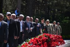 Азербайджанский народ чтит память великого лидера Гейдара Алиева (ФОТО)