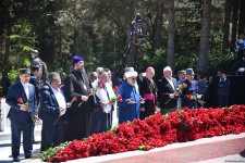 Азербайджанский народ чтит память великого лидера Гейдара Алиева (ФОТО)