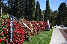 Азербайджанский народ чтит память великого лидера Гейдара Алиева (ФОТО)