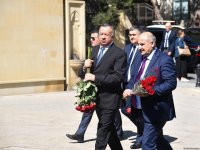 Азербайджанский народ чтит память великого лидера Гейдара Алиева (ФОТО)