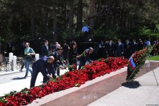 Азербайджанский народ чтит память великого лидера Гейдара Алиева (ФОТО)