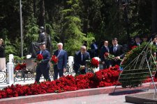 Азербайджанский народ чтит память великого лидера Гейдара Алиева (ФОТО)