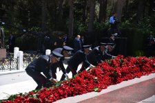 Азербайджанский народ чтит память великого лидера Гейдара Алиева (ФОТО)