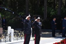 Азербайджанский народ чтит память великого лидера Гейдара Алиева (ФОТО)