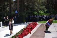 Азербайджанский народ чтит память великого лидера Гейдара Алиева (ФОТО)