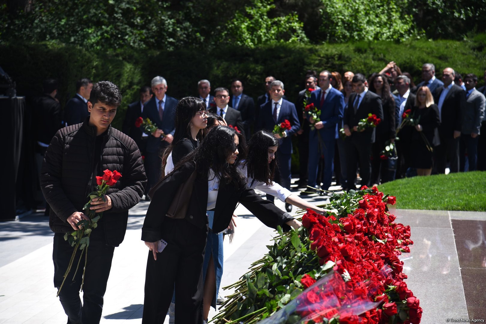 Азербайджанский народ чтит память великого лидера Гейдара Алиева (ФОТО)