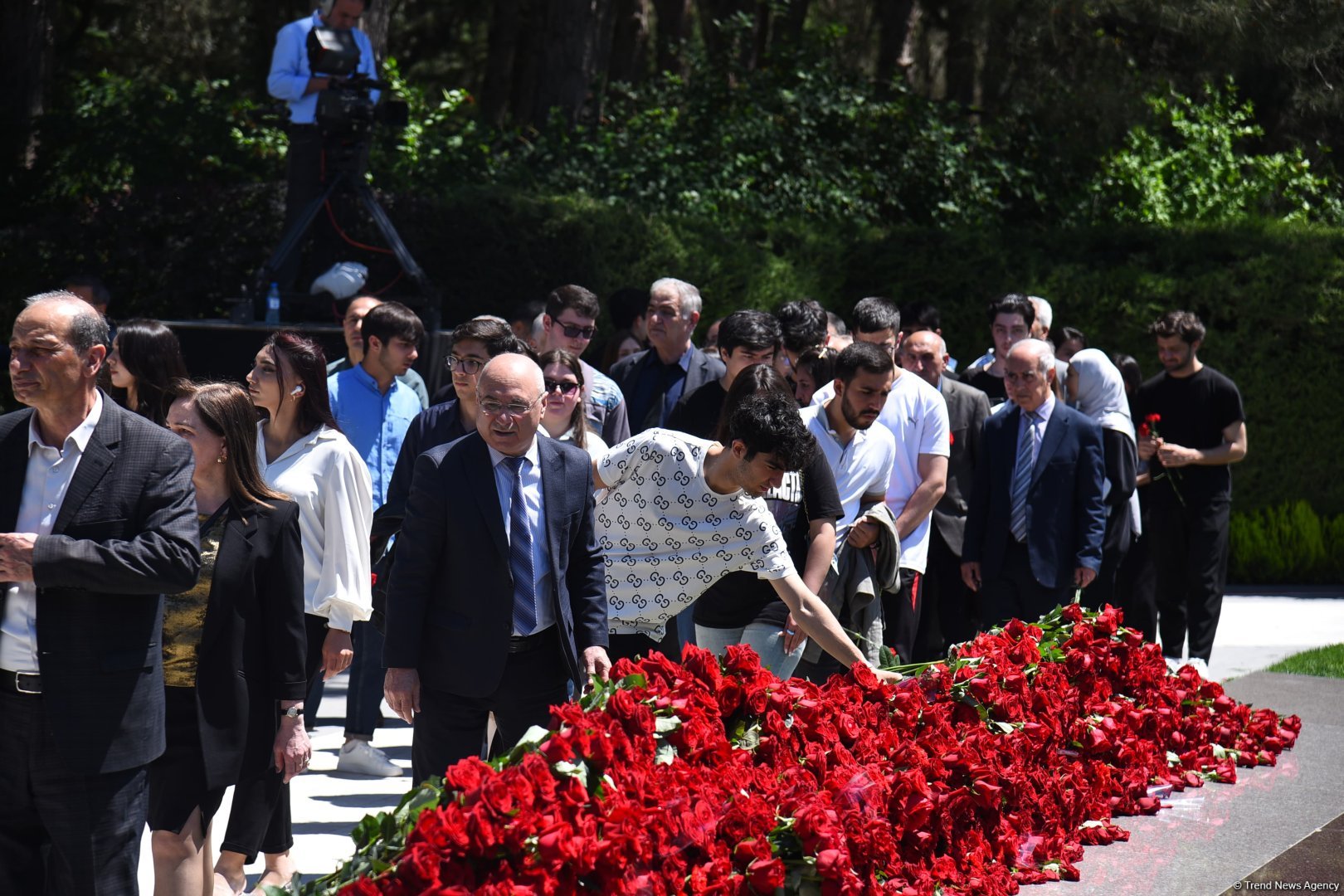 Азербайджанский народ чтит память великого лидера Гейдара Алиева (ФОТО)