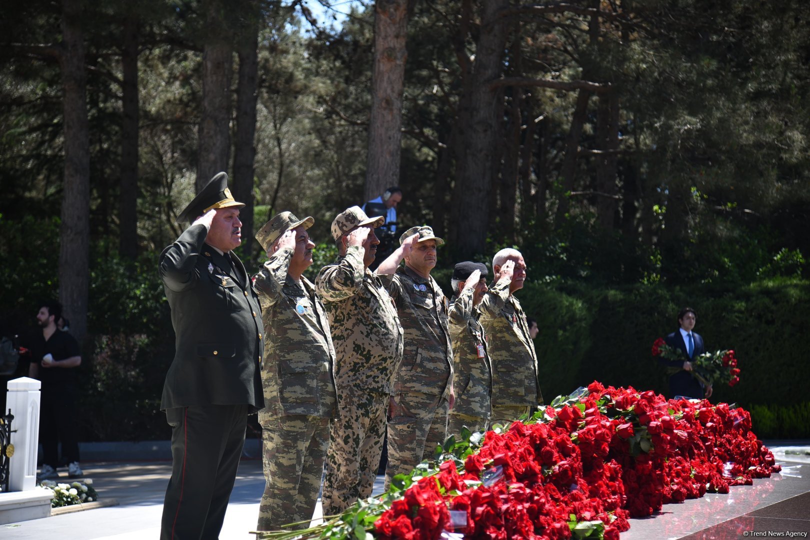 Азербайджанский народ чтит память великого лидера Гейдара Алиева (ФОТО)