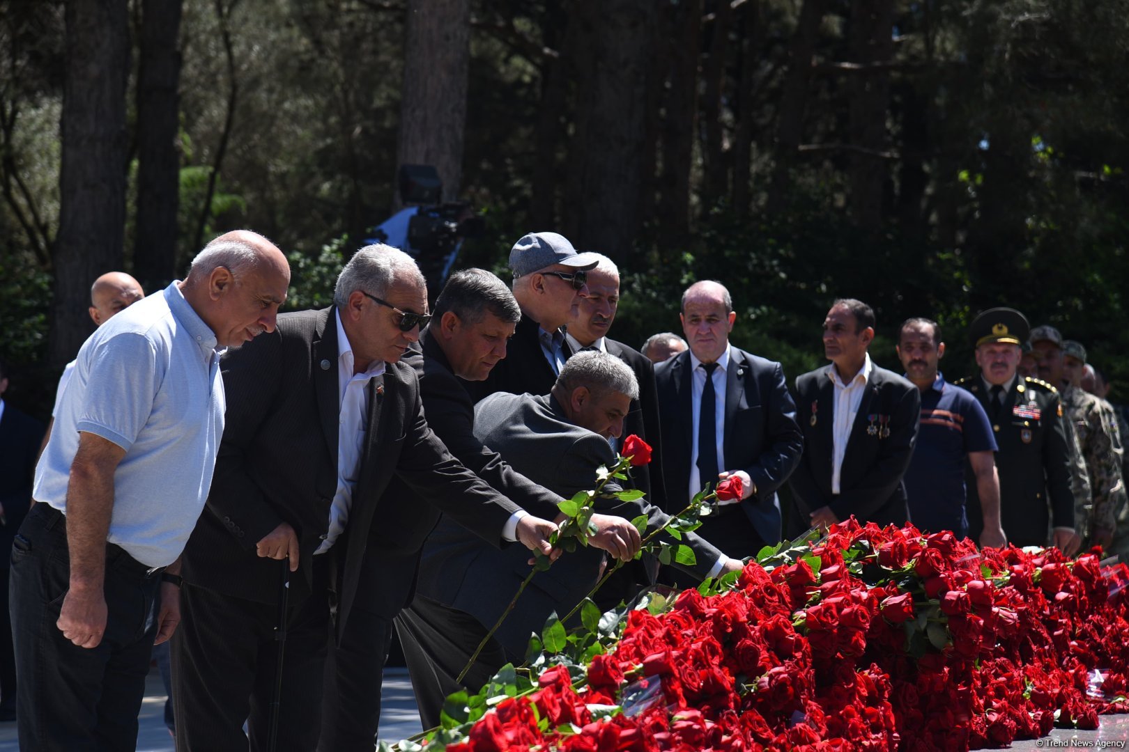 Азербайджанский народ чтит память великого лидера Гейдара Алиева (ФОТО)