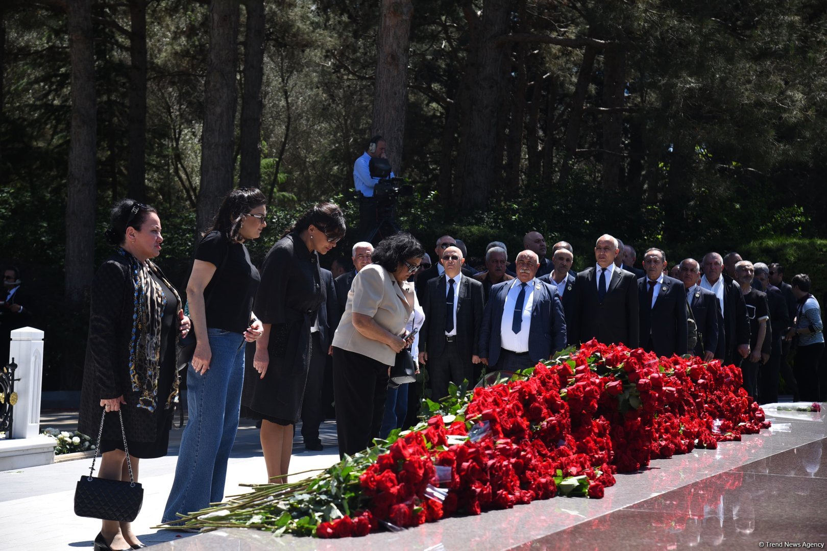 Азербайджанский народ чтит память великого лидера Гейдара Алиева (ФОТО)