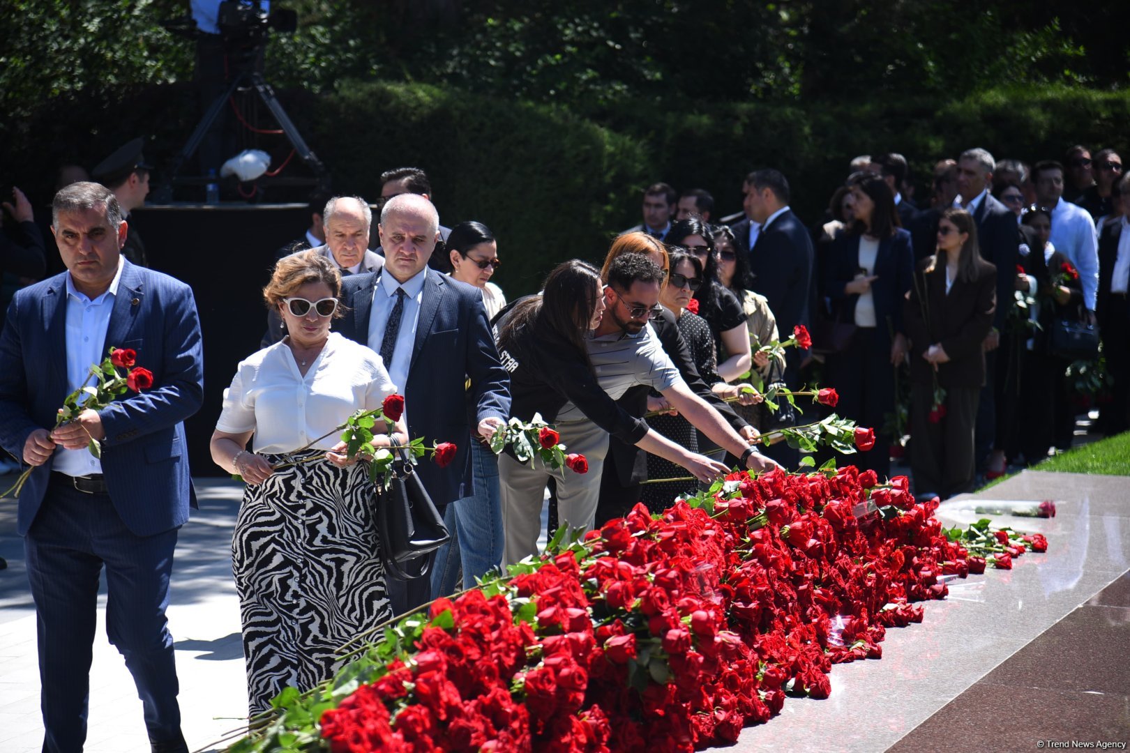 Азербайджанский народ чтит память великого лидера Гейдара Алиева (ФОТО)