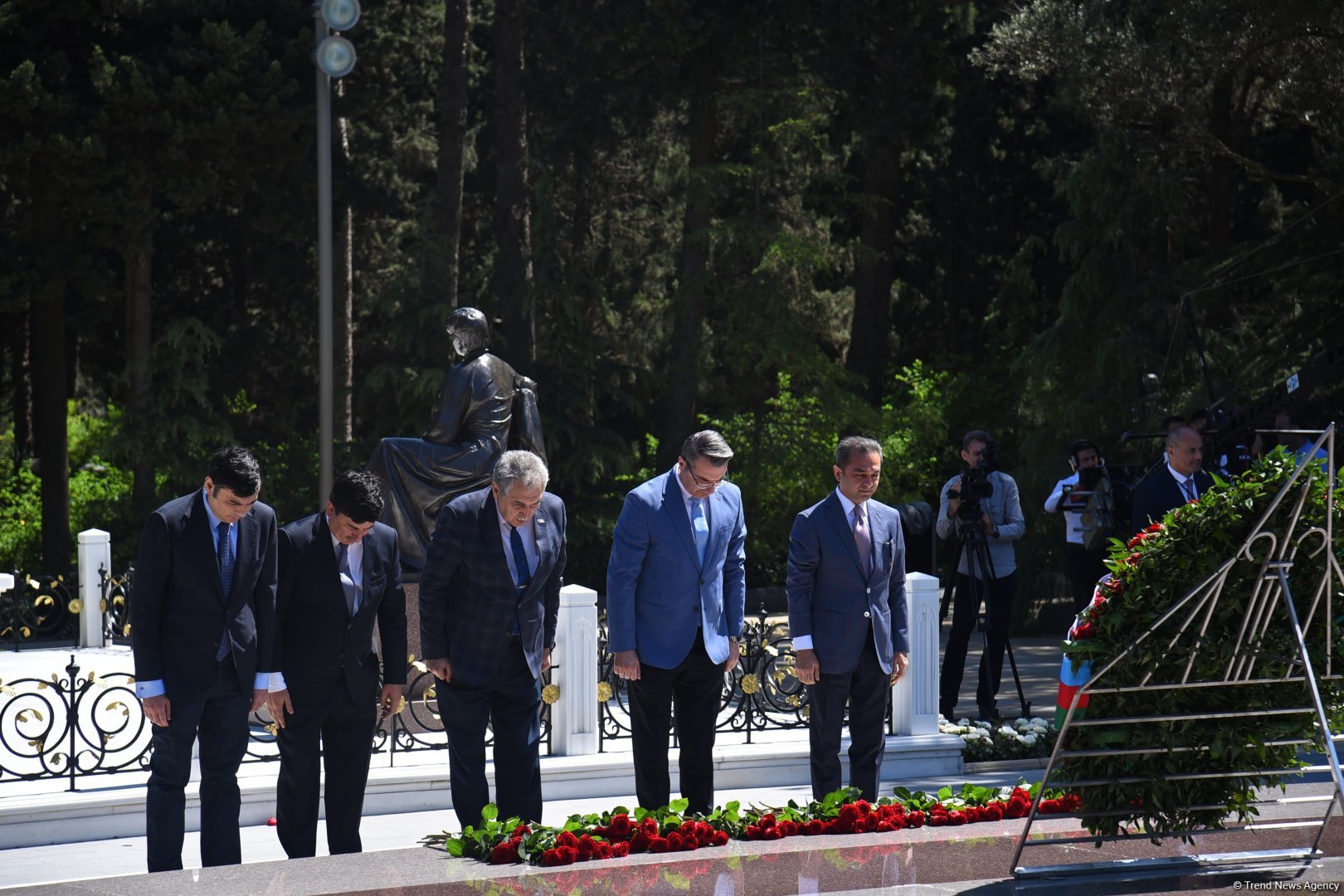 Азербайджанский народ чтит память великого лидера Гейдара Алиева (ФОТО)