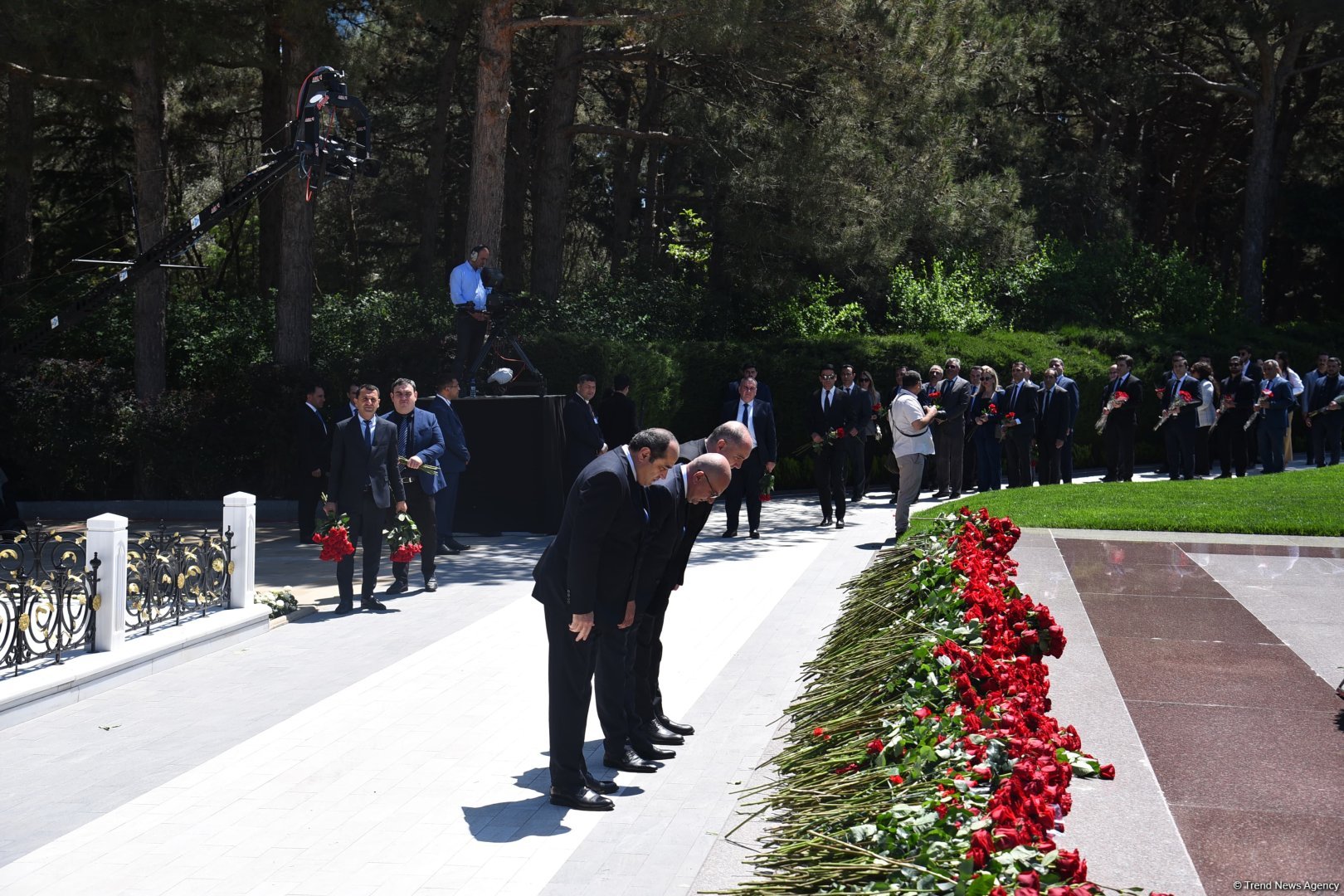 Азербайджанский народ чтит память великого лидера Гейдара Алиева (ФОТО)