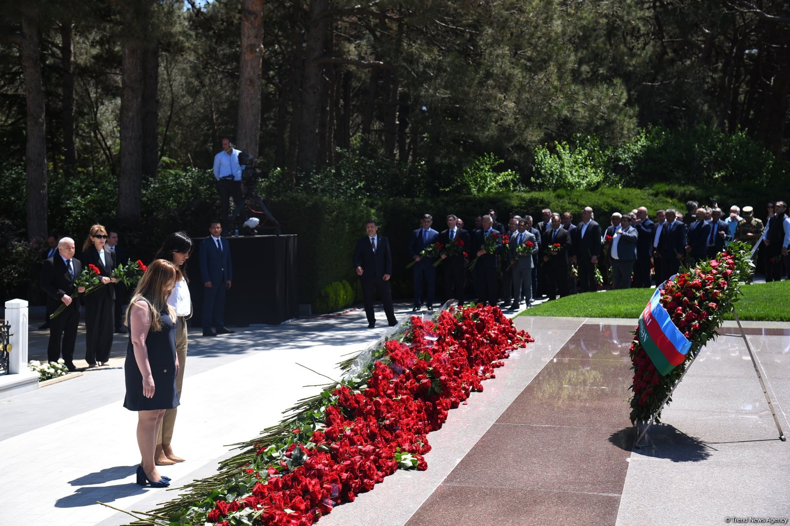 Азербайджанский народ чтит память великого лидера Гейдара Алиева (ФОТО)