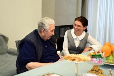 Народному артисту Арифу Бабаеву вручена Премия Гейдара Алиева (ФОТО)