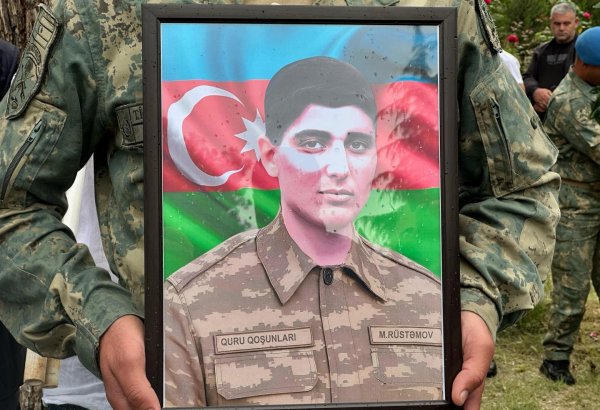 В Агджабеди преданы земле останки шехида Первой Карабахской войны (ФОТО)