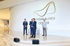 В Центре Гейдара Алиева состоялось открытие выставки бразильского художника Луиса де Соузы (ФОТО/ВИДЕО)