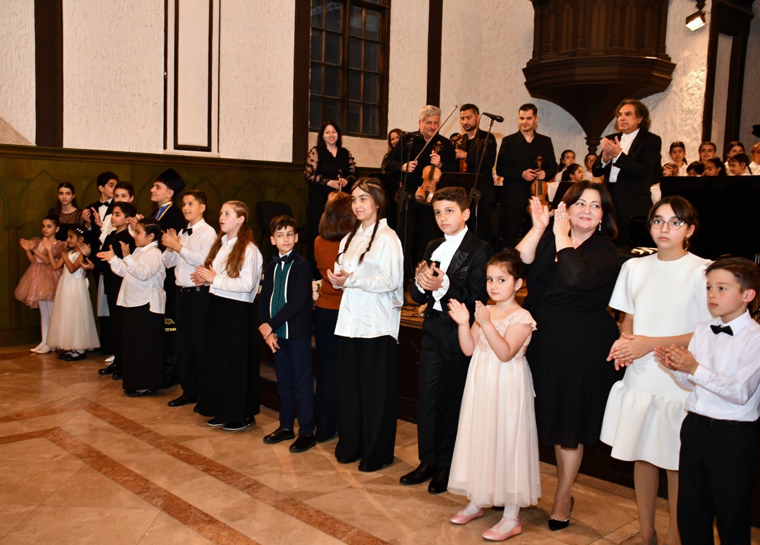 Юные азербайджанские таланты представили классическое искусство (ФОТО)