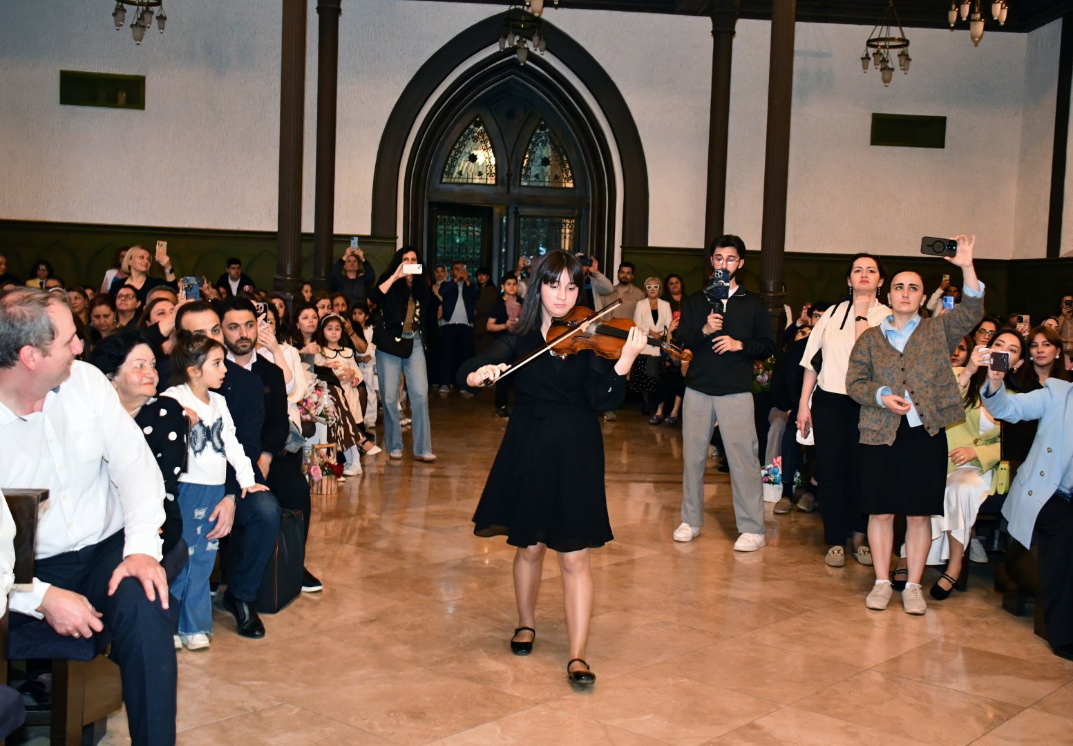 Юные азербайджанские таланты представили классическое искусство (ФОТО)