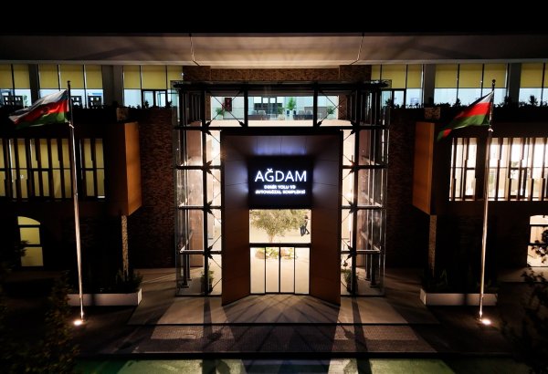 Опубликованы фотокадры Агдамского железнодорожного и автовокзального комплекса