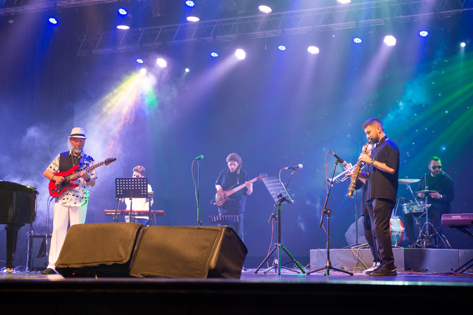 Бакинская встреча с виртуозом-гитаристом Алескером Аббасовым: праздник джазовой души (ФОТО)