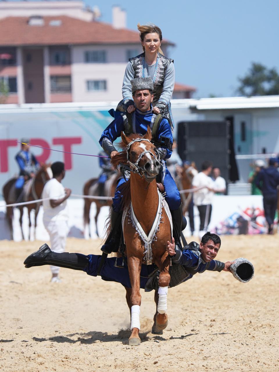Президент Реджеп Тайип Эрдоган и его супруга наблюдали за выступлением азербайджанских участников на Фестивале этноспорта и культуры (ФОТО)