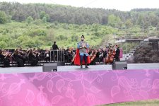 В Шуше состоялось открытие музыкального фестиваля «Харыбюльбюль» (ФОТО)