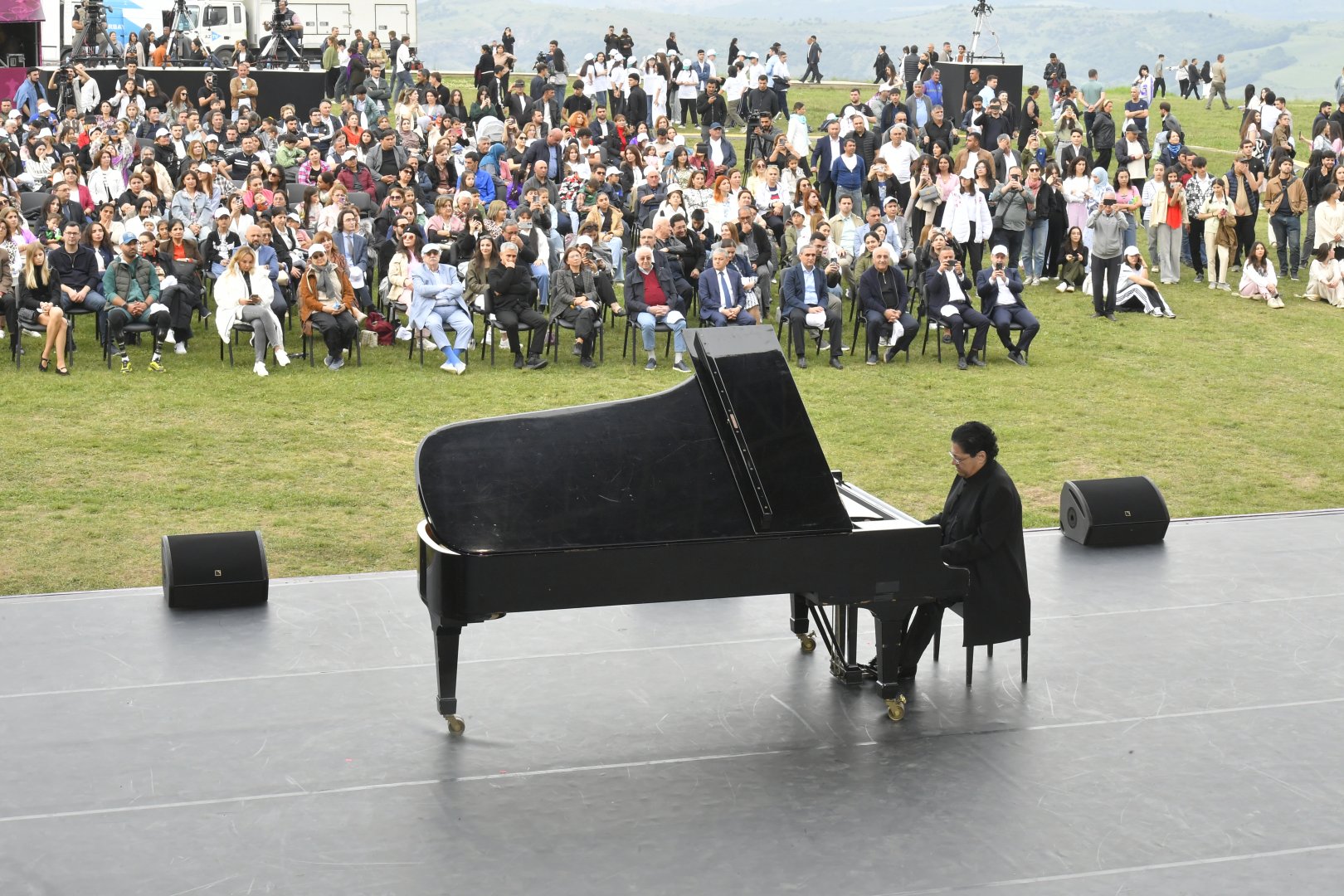 В Шуше состоялось открытие музыкального фестиваля «Харыбюльбюль» (ФОТО)