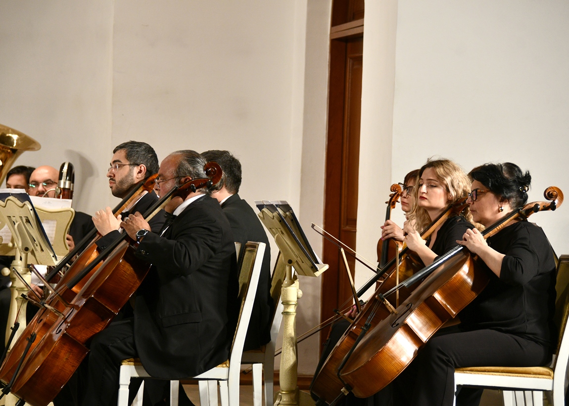 Премьера в Баку! Словно оживший океан -  бурный и нежный, бескрайний и таинственный (ФОТО)
