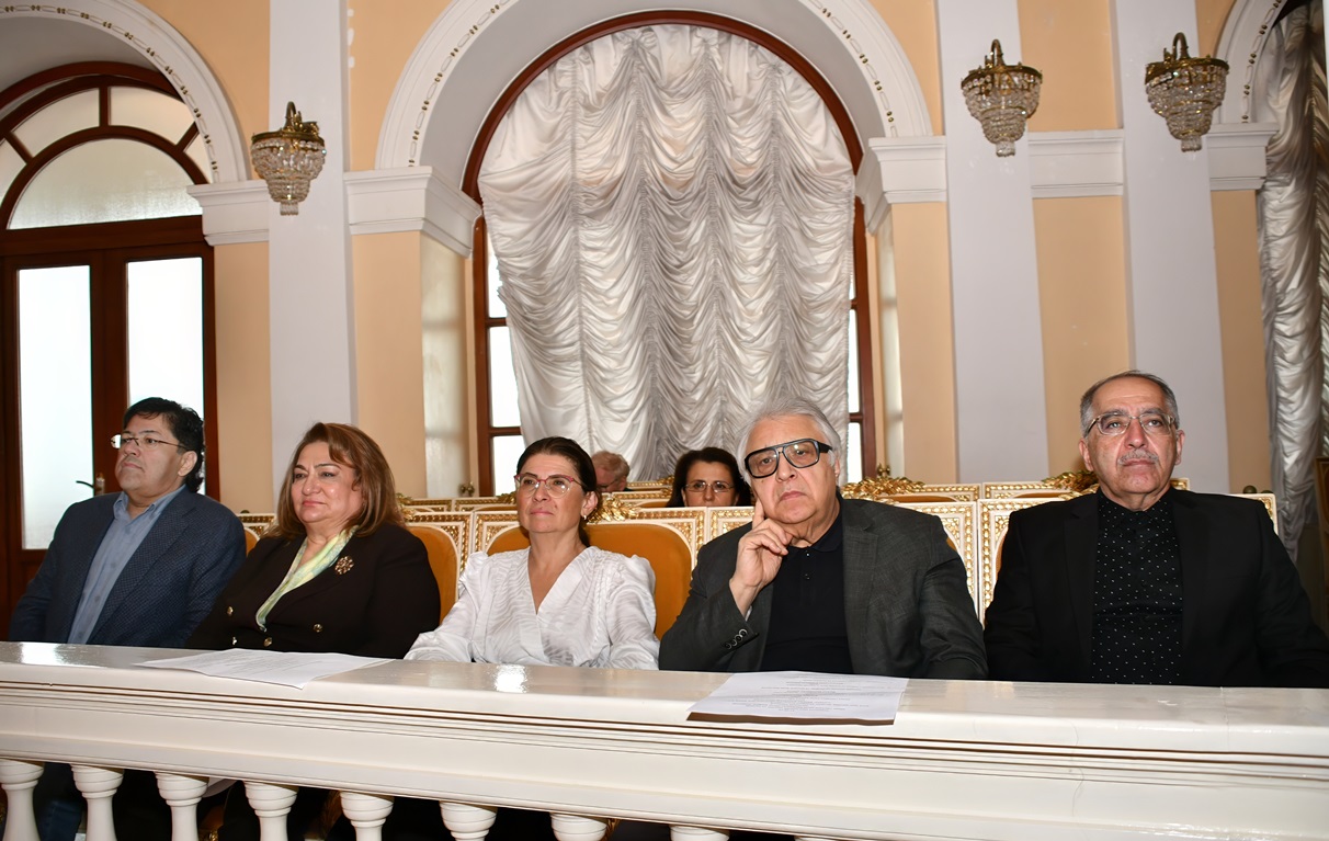 Премьера в Баку! Словно оживший океан -  бурный и нежный, бескрайний и таинственный (ФОТО)