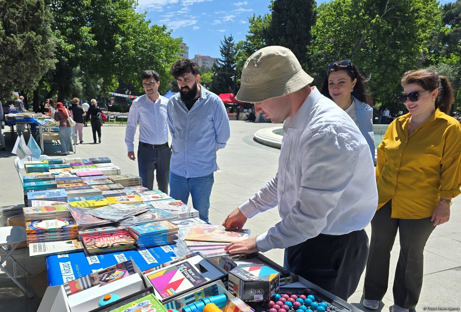 В Баку проходит IV Фестиваль литературы и книги тюркского мира (ФОТО)