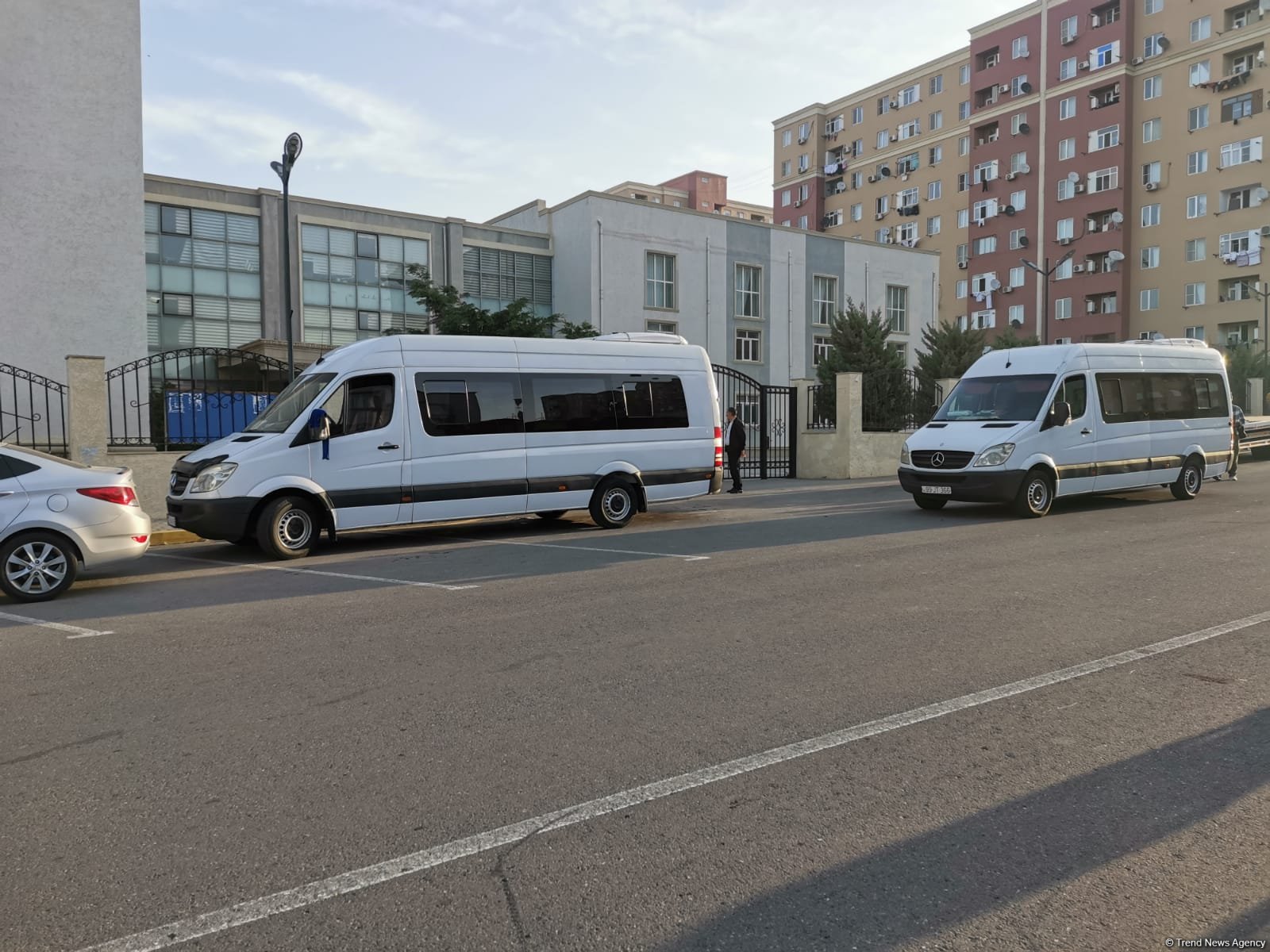 В село Хыдырлы Агдамского района возвращается очередная группа бывших вынужденных переселенцев