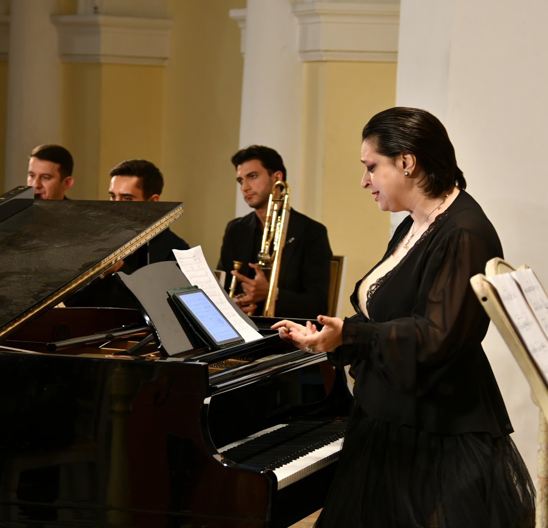 Диалог эпох: современная музыка встретилась с классикой на сцене филармонии в Баку (ФОТО)