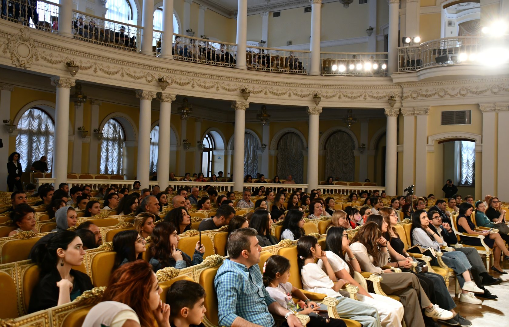 Диалог эпох: современная музыка встретилась с классикой на сцене филармонии в Баку (ФОТО)