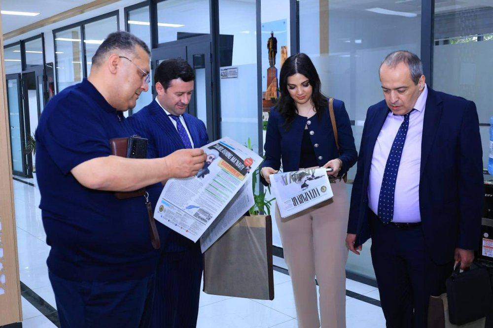 Азербайджанская делегация ознакомилась с деятельностью пресс-службы минобороны Узбекистана (ФОТО)