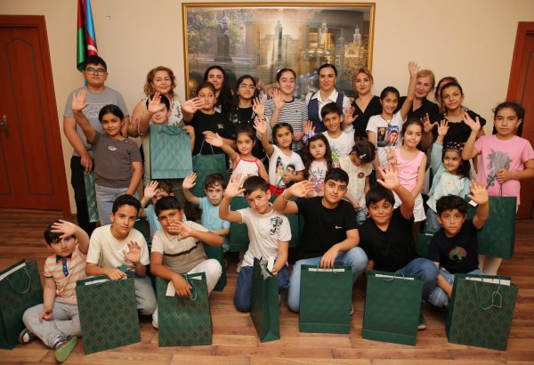 Для детей шехидов и ветеранов Карабахской войны организованы показ спектакля и  интерактивные игры (ФОТО)