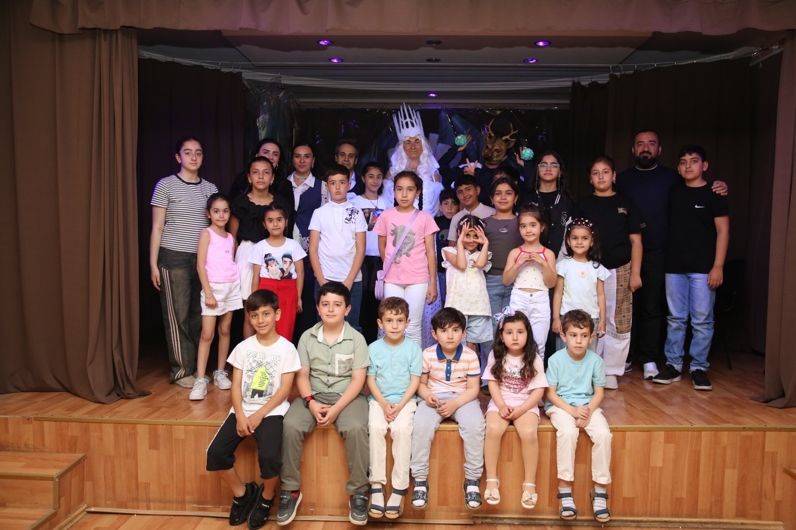 Для детей шехидов и ветеранов Карабахской войны организованы показ спектакля и  интерактивные игры (ФОТО)